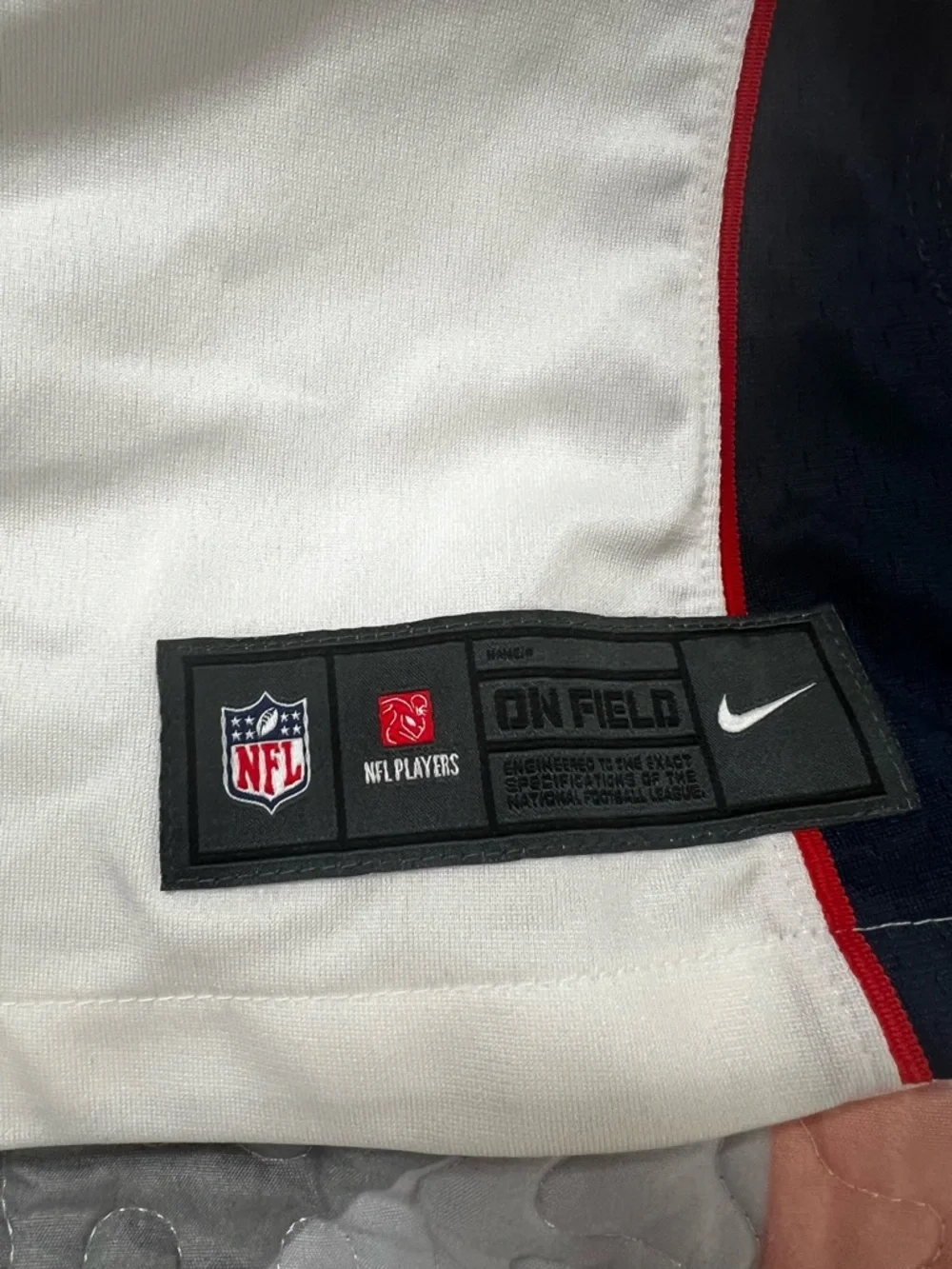 Nike WOMEN'S NEW ENGLAND
PATRIOTS ROB GRONKOWSKI LIMITED
PLAYER JERSEY WHITE #87 - Picture 11 of 13